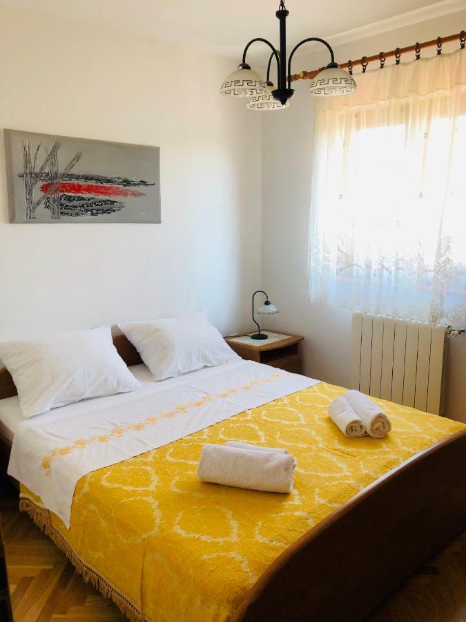 Rosita 1 Apartment Ровин Екстериор снимка