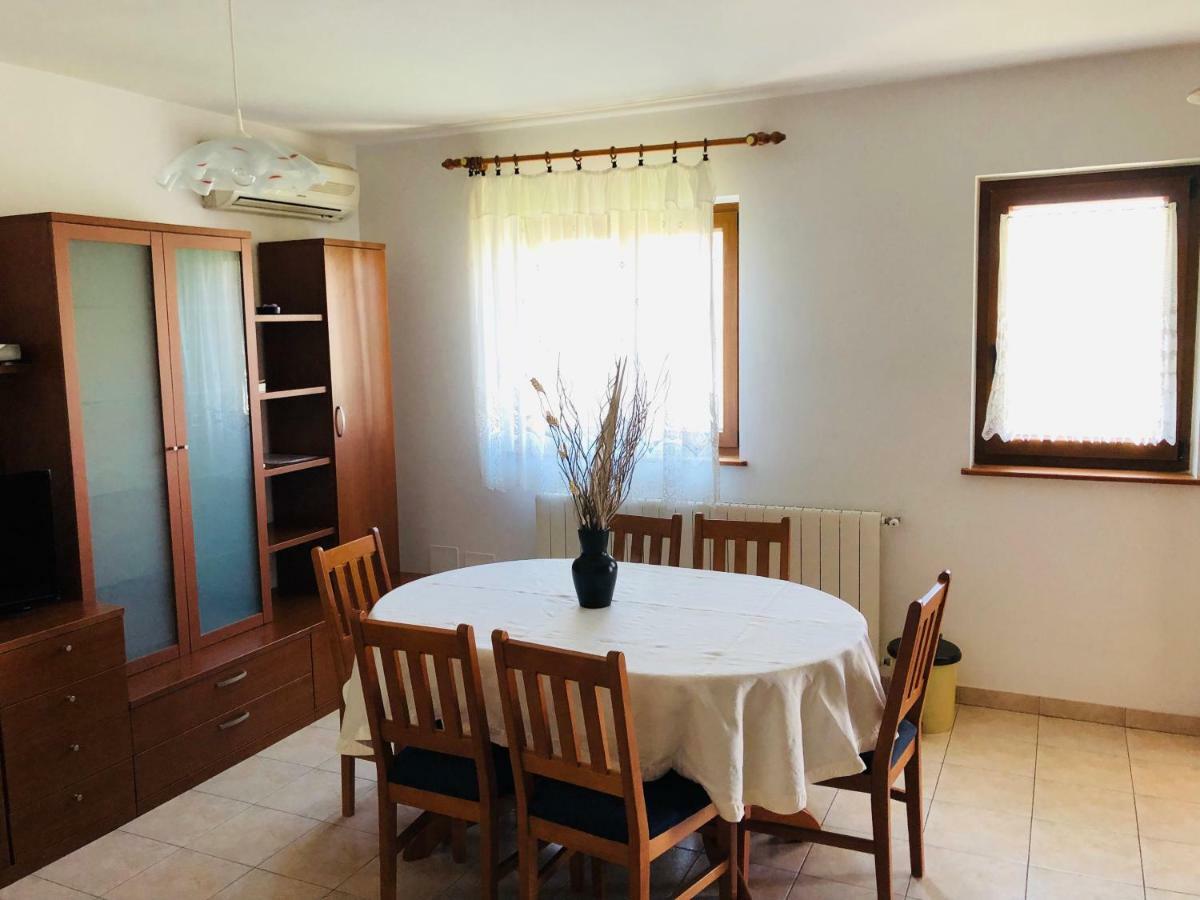 Rosita 1 Apartment Ровин Екстериор снимка