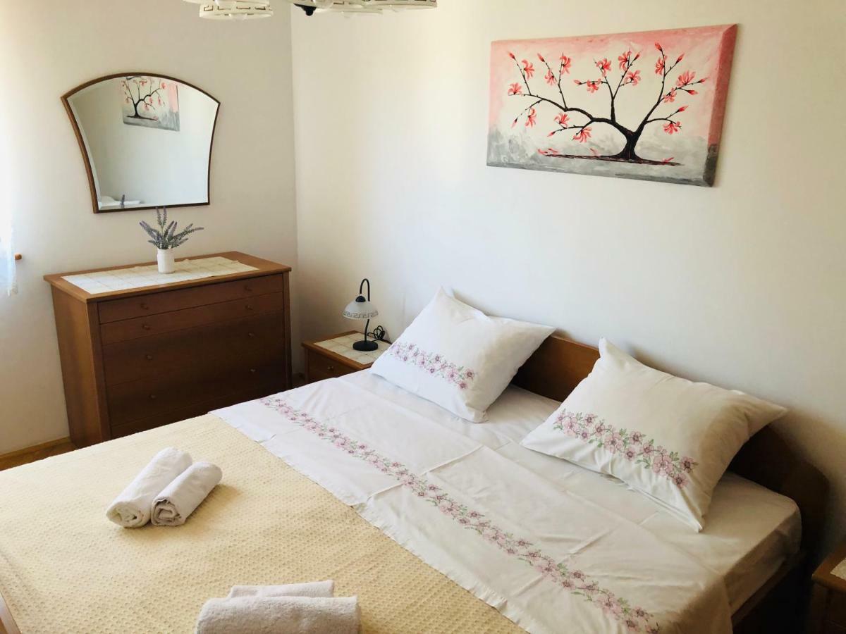 Rosita 1 Apartment Ровин Екстериор снимка