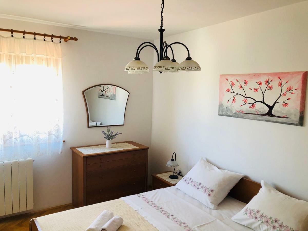 Rosita 1 Apartment Ровин Екстериор снимка
